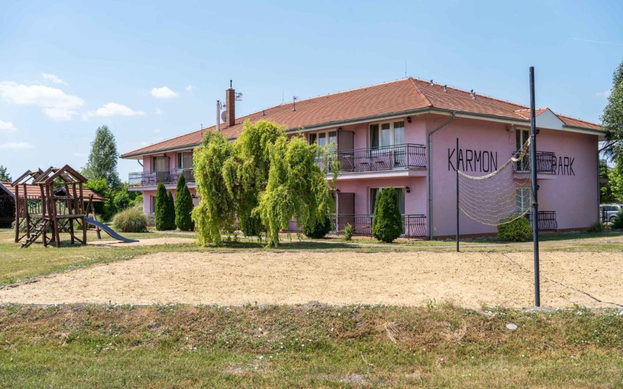 Apartmany Karmon Park Veľký Meder المظهر الخارجي الصورة